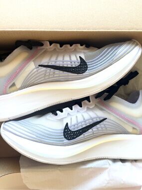 ♥️ NIKE ZOOM FLY BETRUE 🌈